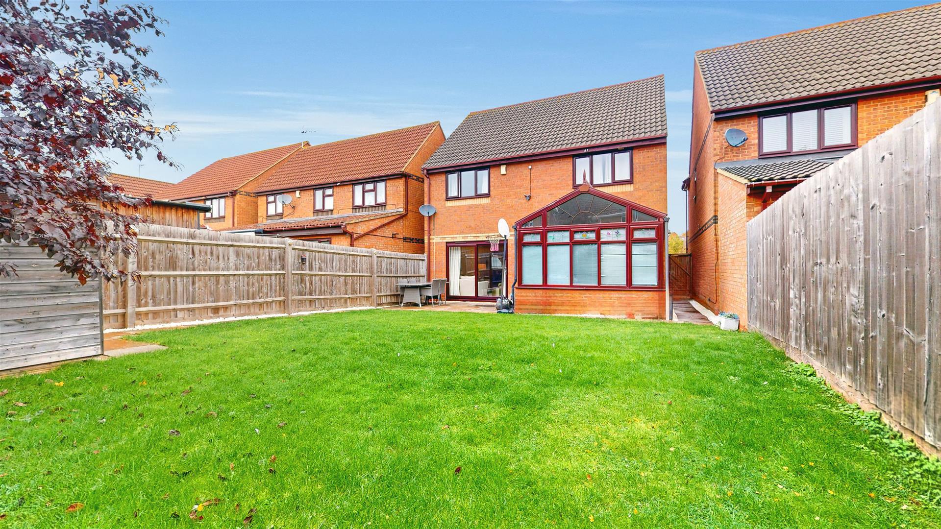 4 bed property in Wrens Park, Milton Keynes